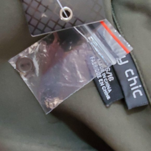 City Chic Tunic Top Military Green 16 High Low Button Front Collar 3/4 Sleeve NW - Picture 11 of 12